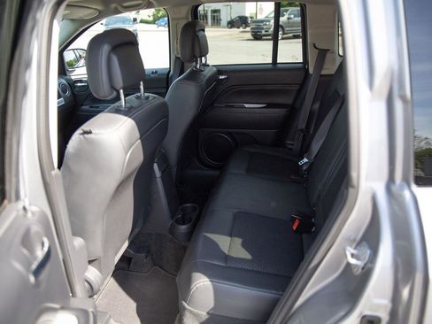 Used 2016 Jeep Compass Latitude AWD/4WD image 18