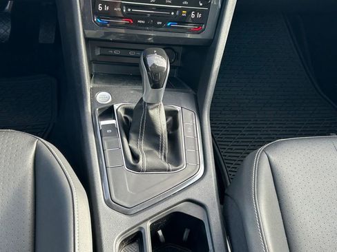 Used 2023 Volkswagen Tiguan SE image 21