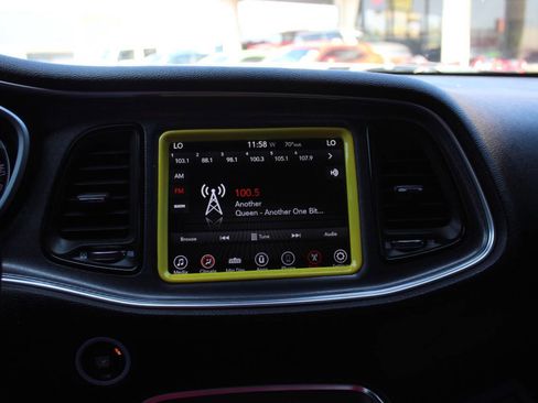 Used 2017 Dodge Challenger R/T Plus image 19