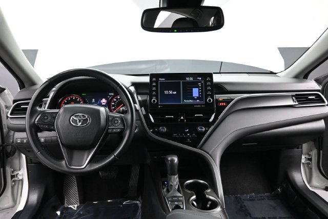 Used 2024 Toyota Camry XSE FWD image 17