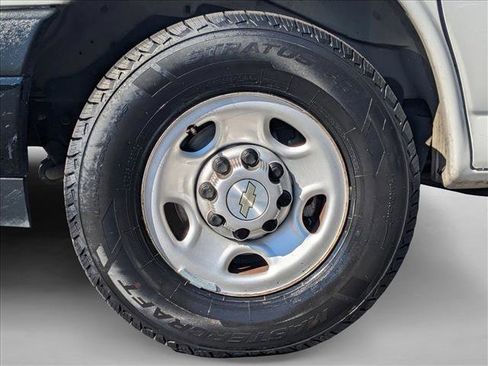 Used 2021 Chevrolet Express 2500 Extended w/ Driver Convenience Package image 21