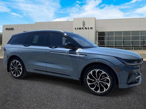 Certified 2025 Lincoln Nautilus Reserve AWD/4WD image 1