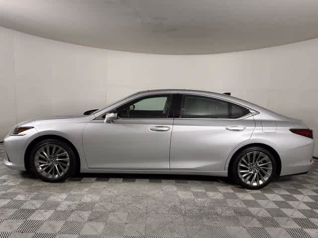 Used 2021 Lexus ES 350 Ultra Luxury w/ Accessory Package 2 FWD image 3