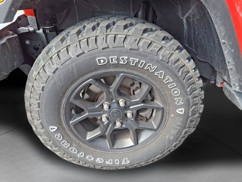 Used 2025 Jeep Gladiator Sport AWD/4WD image 7