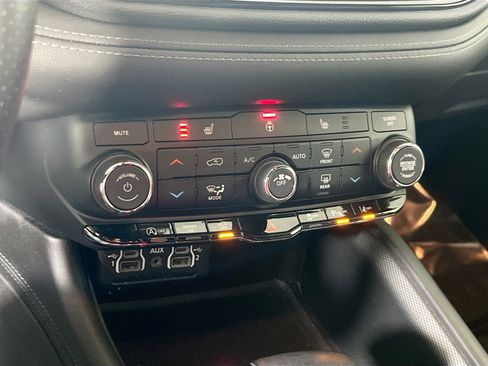 Used 2022 Dodge Durango GT image 15