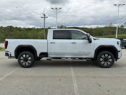 New 2026 GMC Sierra 2500 Denali w/ Denali Reserve Package AWD/4WD image 6