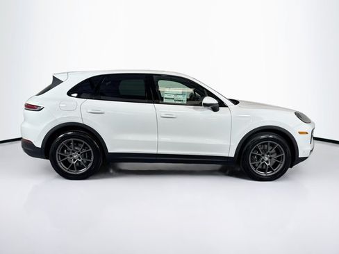 Certified 2026 Porsche Cayenne AWD/4WD image 8