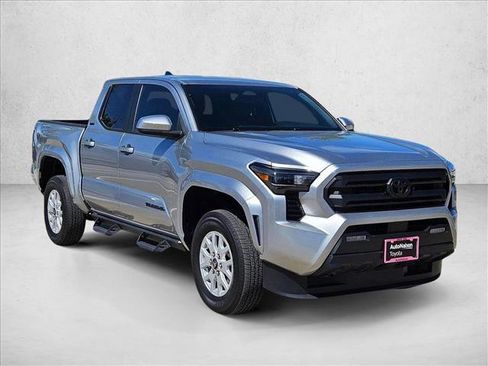 Used 2025 Toyota Tacoma SR5 AWD/4WD image 3