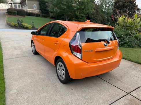 Used 2016 Toyota Prius C One FWD image 8