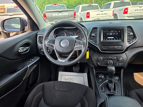 Used 2021 Jeep Cherokee Latitude AWD/4WD image 15
