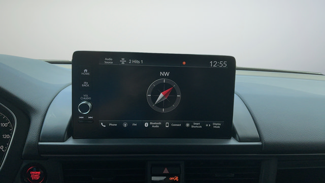 Used 2025 Honda Pilot TrailSport image 11