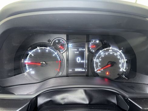 Used 2024 Toyota 4Runner SR5 AWD/4WD image 19