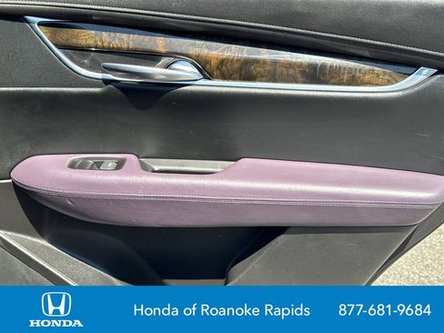 Used 2017 Cadillac XT5 Luxury w/ Driver Awareness Package FWD image 16