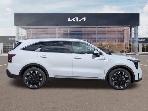 Certified 2026 Kia Sorento SX FWD image 3