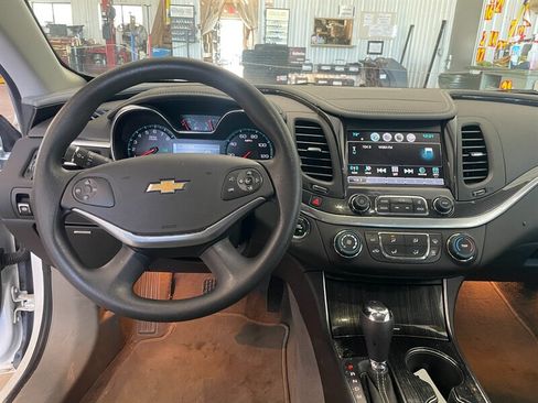 Used 2018 Chevrolet Impala LS FWD image 8