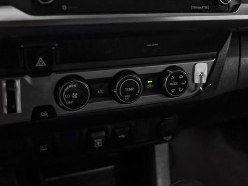 Used 2020 Toyota Tacoma SR5 RWD image 24