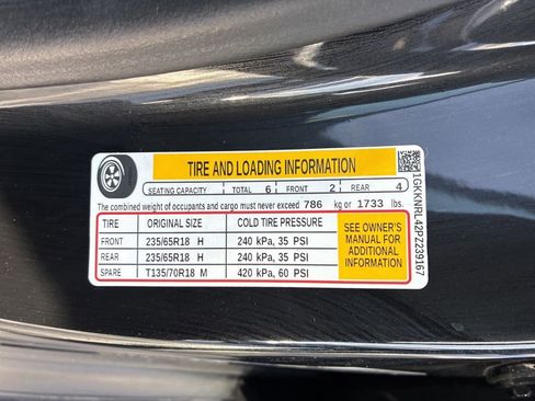 Used 2023 GMC Acadia SLE w/ Driver Convenience Package image 42