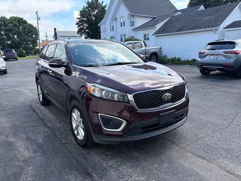 Used 2017 Kia Sorento FWD w/ LX Convenience Package image 2
