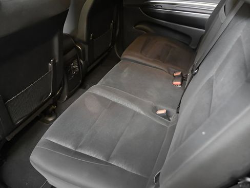 Used 2022 Dodge Durango SXT image 33