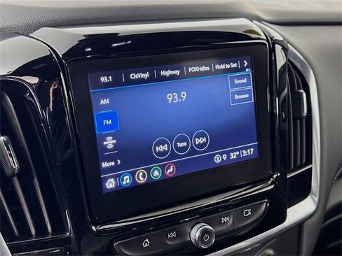 Used 2023 Chevrolet Traverse LT w/ LT Premium Package image 14