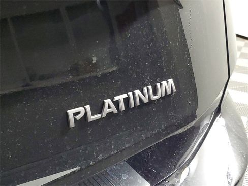 New 2025 Nissan Rogue Platinum w/ Platinum Premium Package image 9