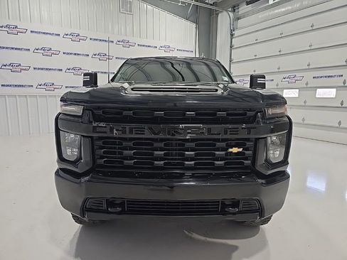 Used 2022 Chevrolet Silverado 2500 Custom w/ Custom Value Package image 12