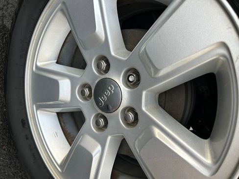 Used 2017 Jeep Compass Latitude image 21