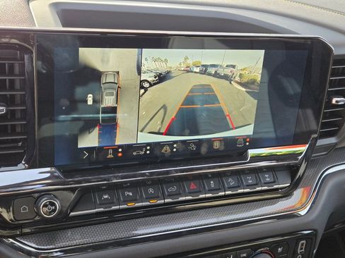 Used 2025 Chevrolet Silverado 1500 ZR2 image 19