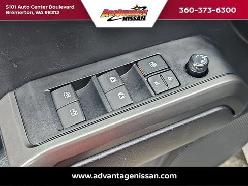 Used 2020 Toyota Tacoma TRD Sport image 9