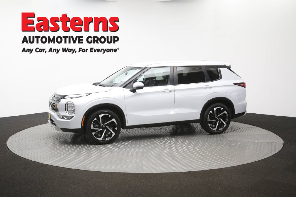 Used 2024 Mitsubishi Outlander SE FWD image 56