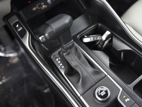 Used 2025 Kia Sorento S image 25