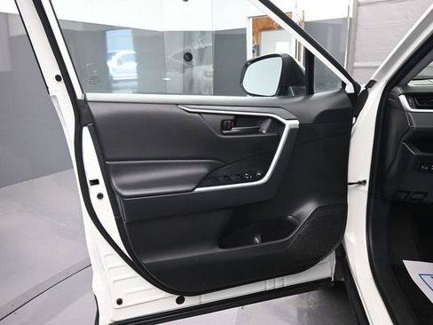 Used 2024 Toyota RAV4 LE AWD/4WD image 9