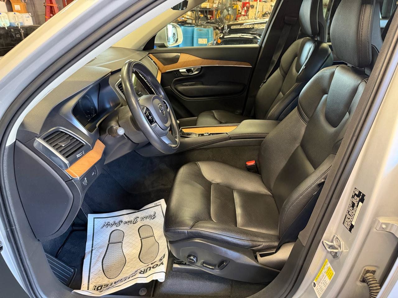 Used 2021 Volvo XC90 T6 Momentum w/ Climate Package AWD/4WD image 12