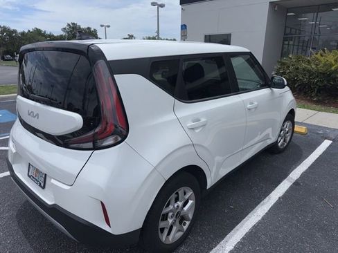 Used 2023 Kia Soul LX w/ LX Technology Package FWD image 5