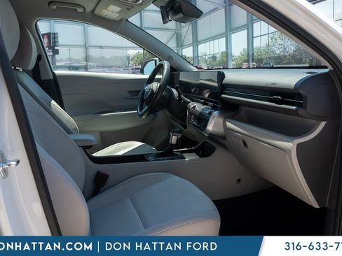 Used 2025 Hyundai Kona SEL FWD image 21
