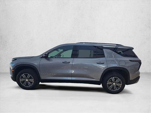 Used 2024 Chevrolet Traverse LT FWD image 8