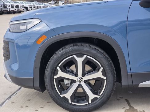New 2026 Volkswagen Tiguan SE FWD image 6