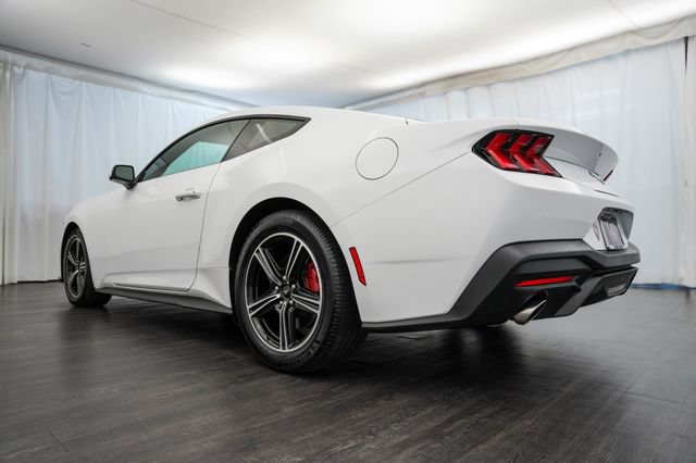 Used 2025 Ford Mustang Coupe RWD image 27