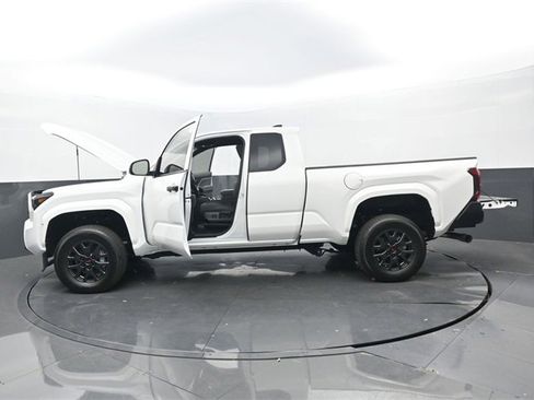 Used 2024 Toyota Tacoma SR image 32