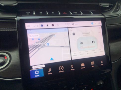 Used 2024 Jeep Grand Cherokee L Limited w/ Luxury Tech Group II image 67