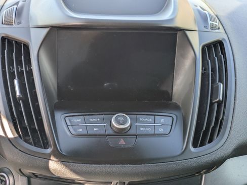 Used 2019 Ford Escape SE image 19