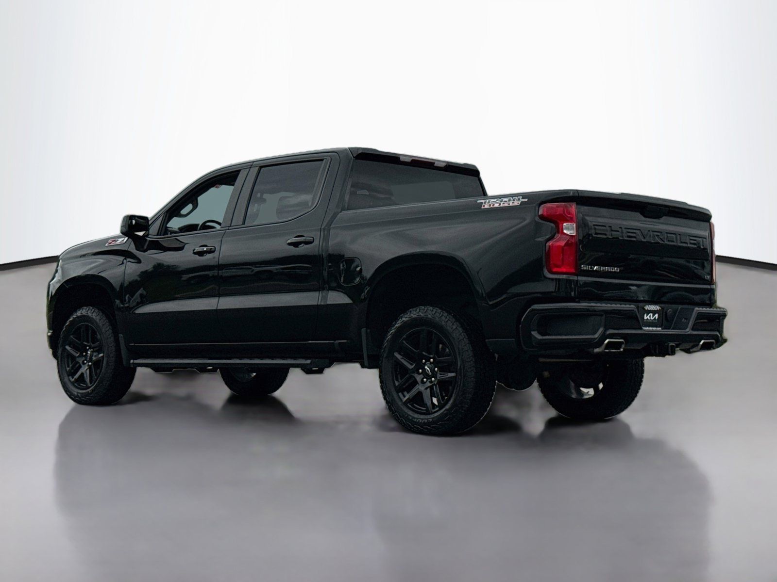Used 2022 Chevrolet Silverado 1500 LT Trail Boss w/ Bed Protection Package AWD/4WD image 5
