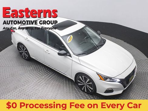Used 2022 Nissan Altima 2.0 SR FWD image 3