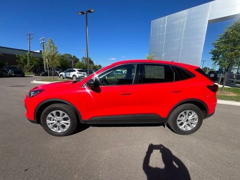 Used 2024 Ford Escape Active w/ Tech Pack #1 AWD/4WD image 8