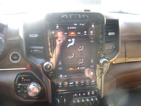 Used 2019 RAM 1500 Laramie Longhorn image 19