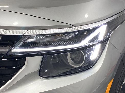 New 2026 Kia Seltos S FWD image 30