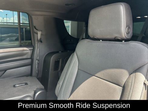 Used 2023 Chevrolet Suburban Z71 AWD/4WD image 15