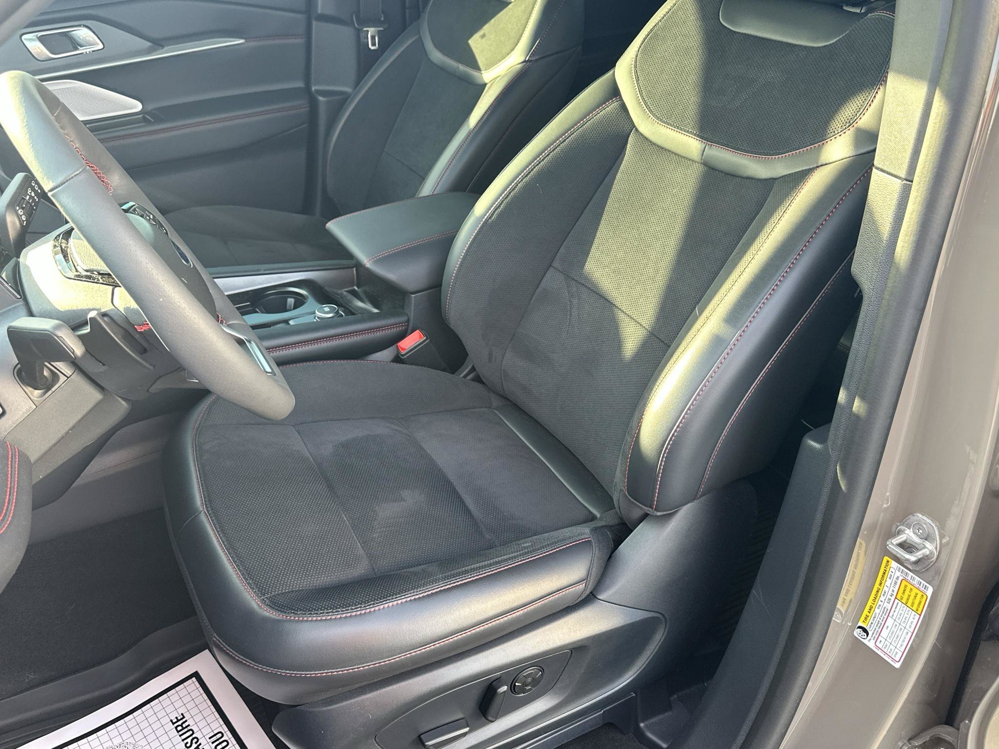 Used 2026 Ford Explorer ST w/ Sun And Sound Package AWD/4WD image 4
