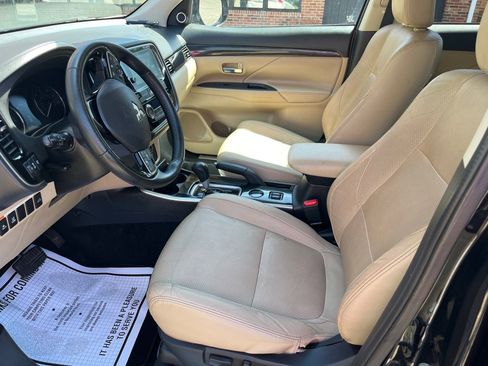 Used 2018 Mitsubishi Outlander SE image 8