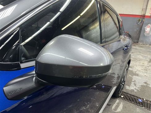 Used 2025 Nissan Kicks SR image 11